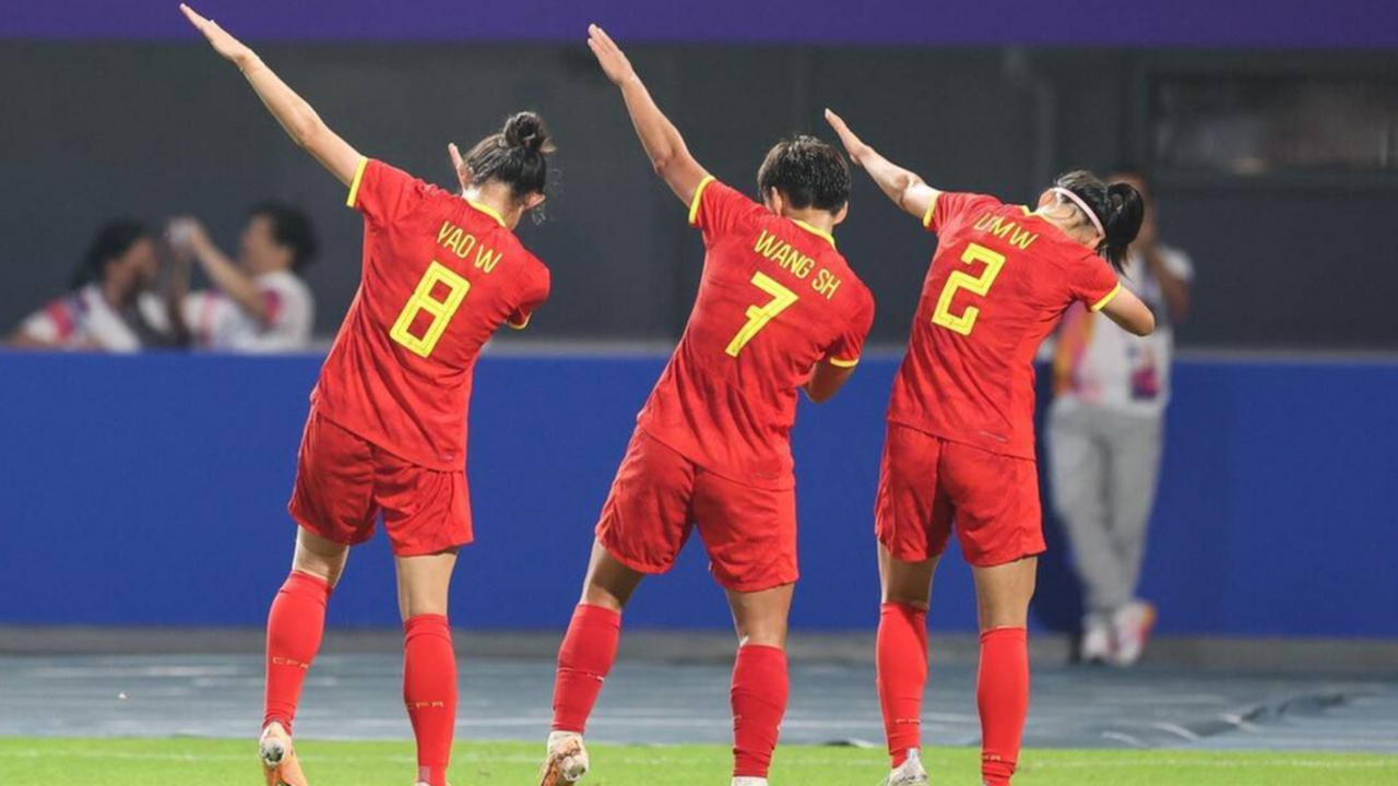 中国女足全队集训，备战国际足球赛事